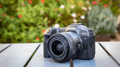 Canon EOS R8 fotoaparat + RF24-50 objektiv